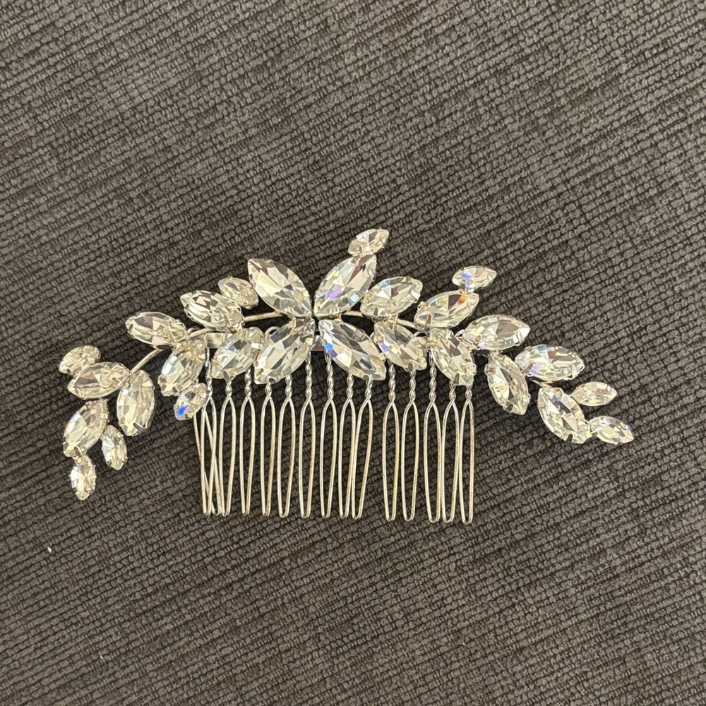Elegant Silver Crystal Hair Comb